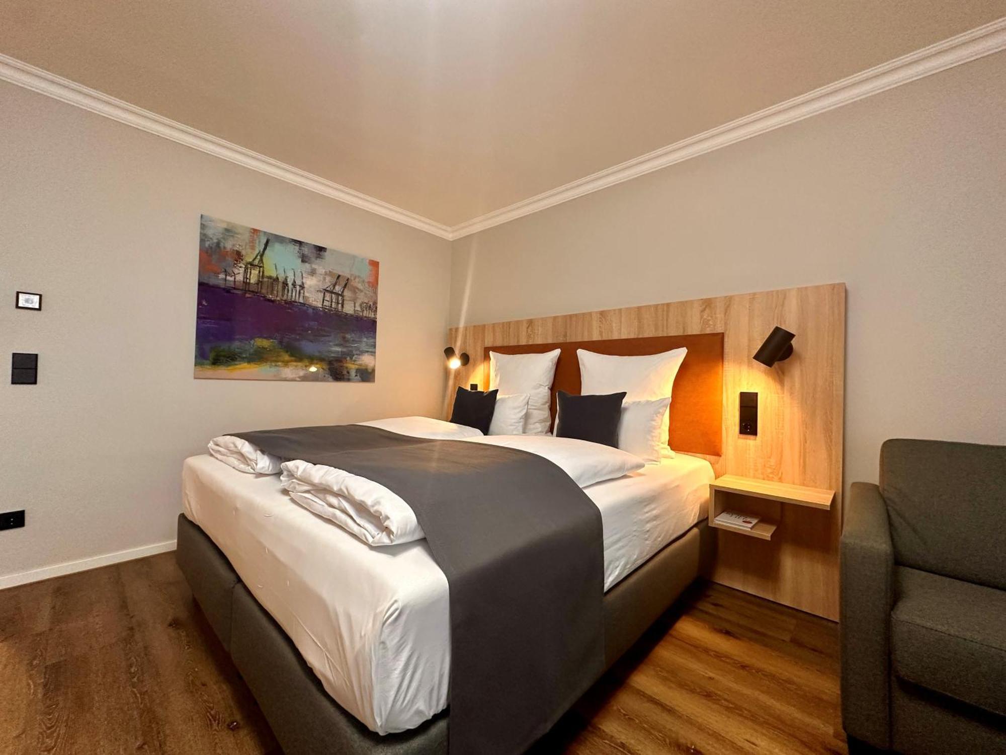 Curated visual reference: High End Apartment Makeovers In Hamburg Reference: Apartment Hotel Hamburg Mitte Hamburg